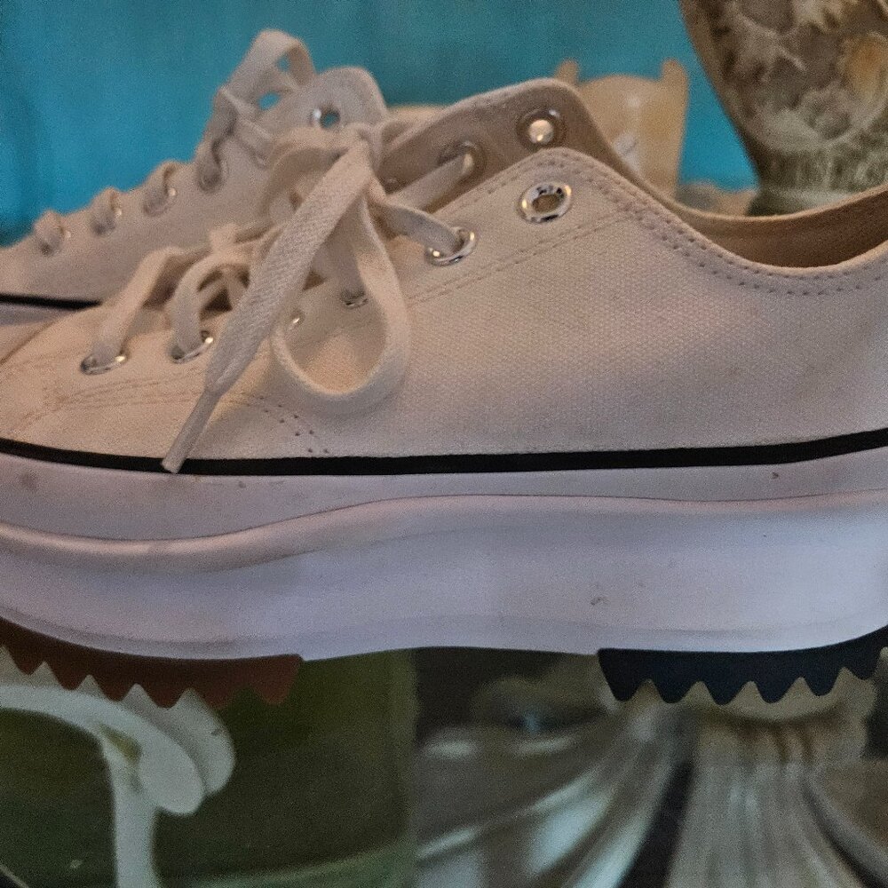 Converse  womens platform  tennis shoes